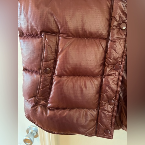 NWOT J.CREW Women’s Puffer Vest in Maroon/Copper - Picture 4 of 8